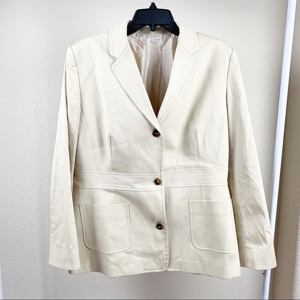 Nicola skirt suit